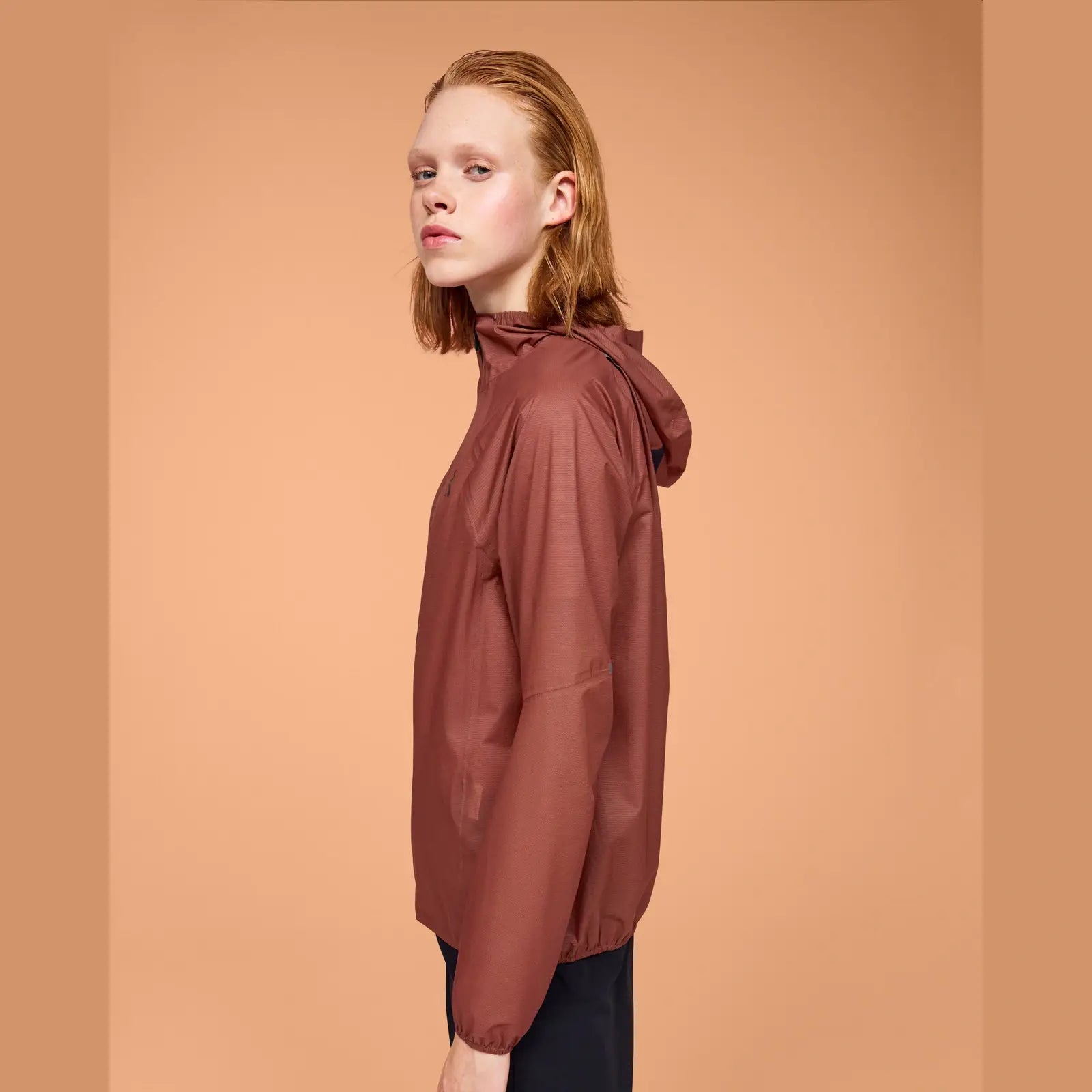 ON Ultra Jacket Womens APPAREL - Mens Jackets RUBY