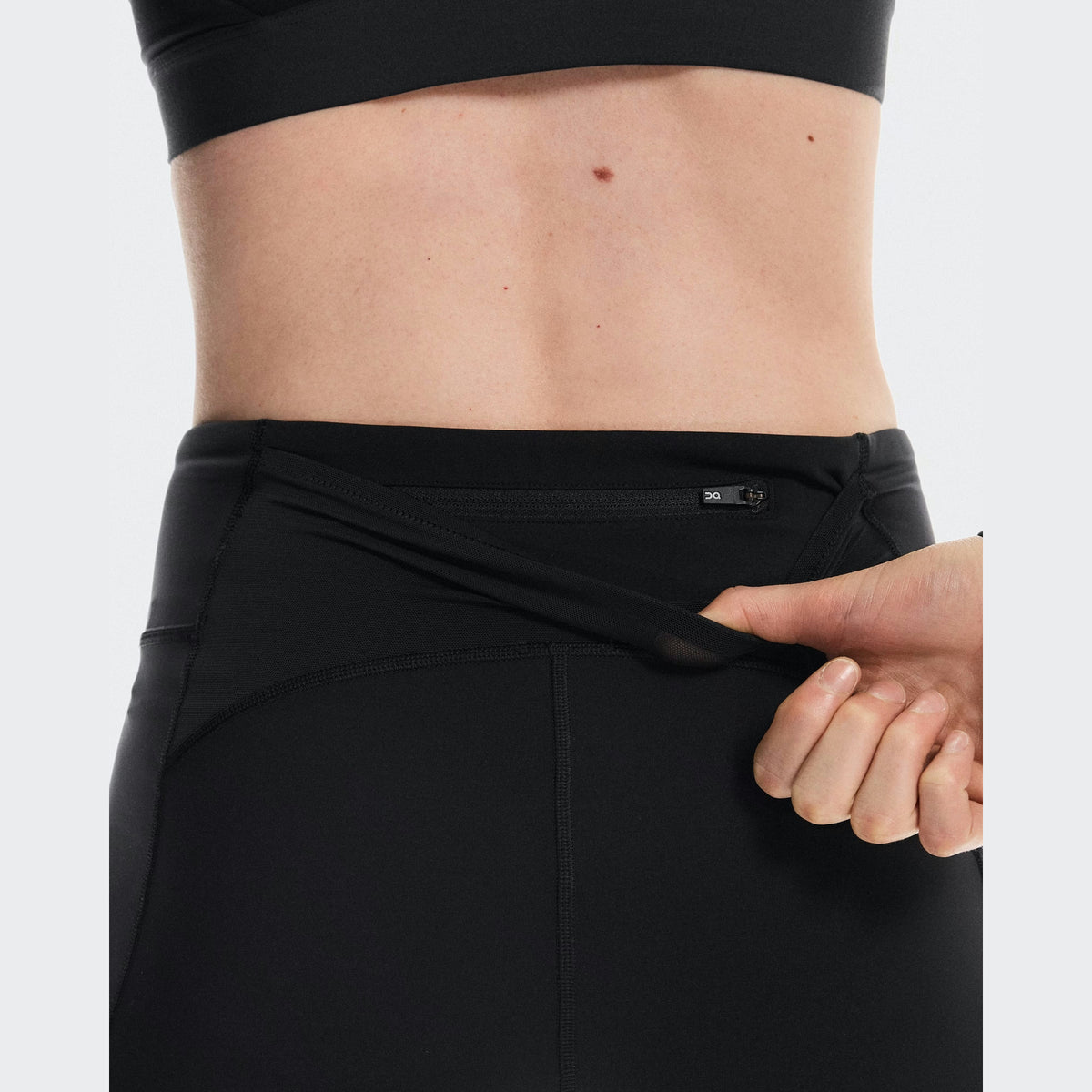 ON Womens 3" Performance Tights APPAREL - Womens Tights