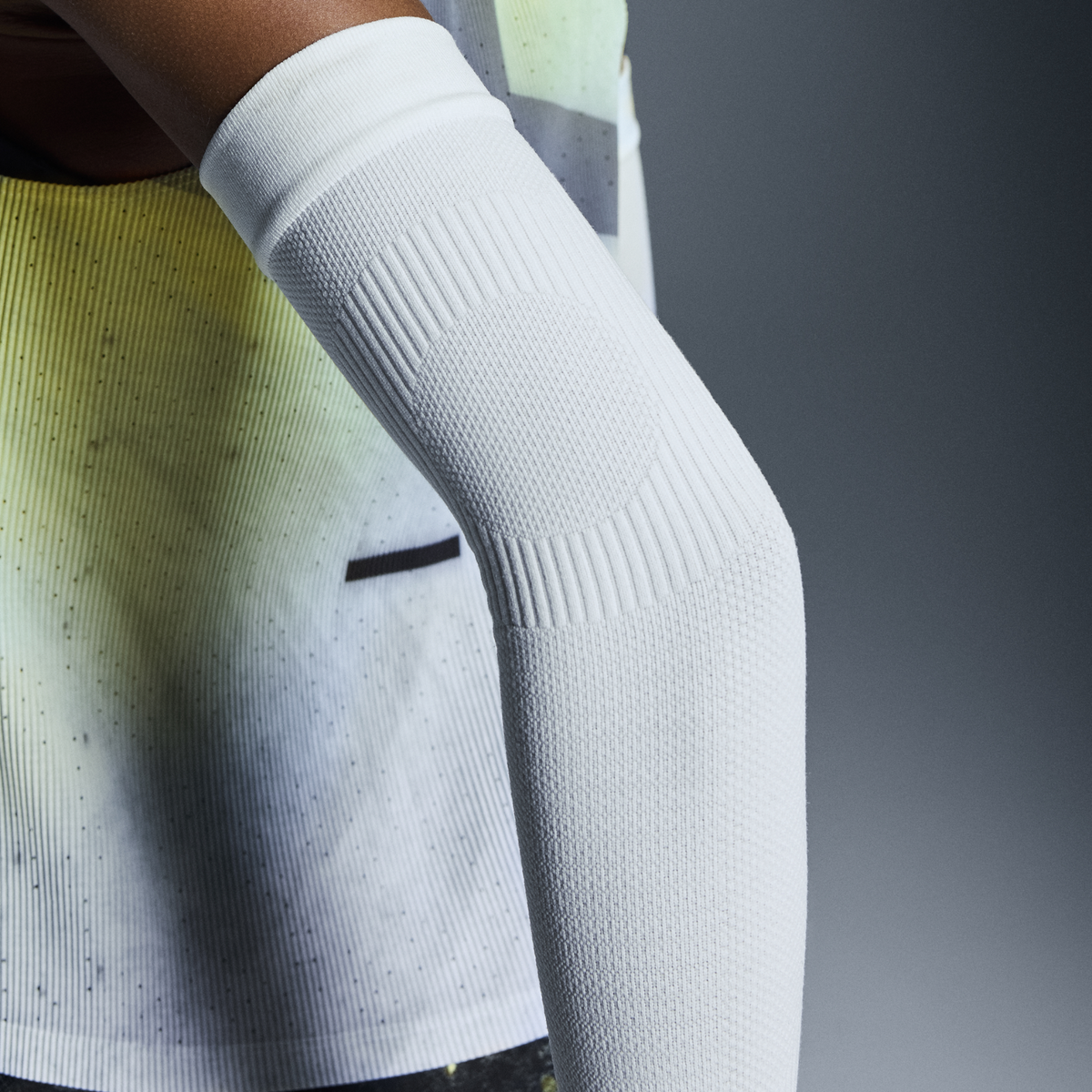ON Performance Arm Sleeves (Unisex) GEAR - Accessories