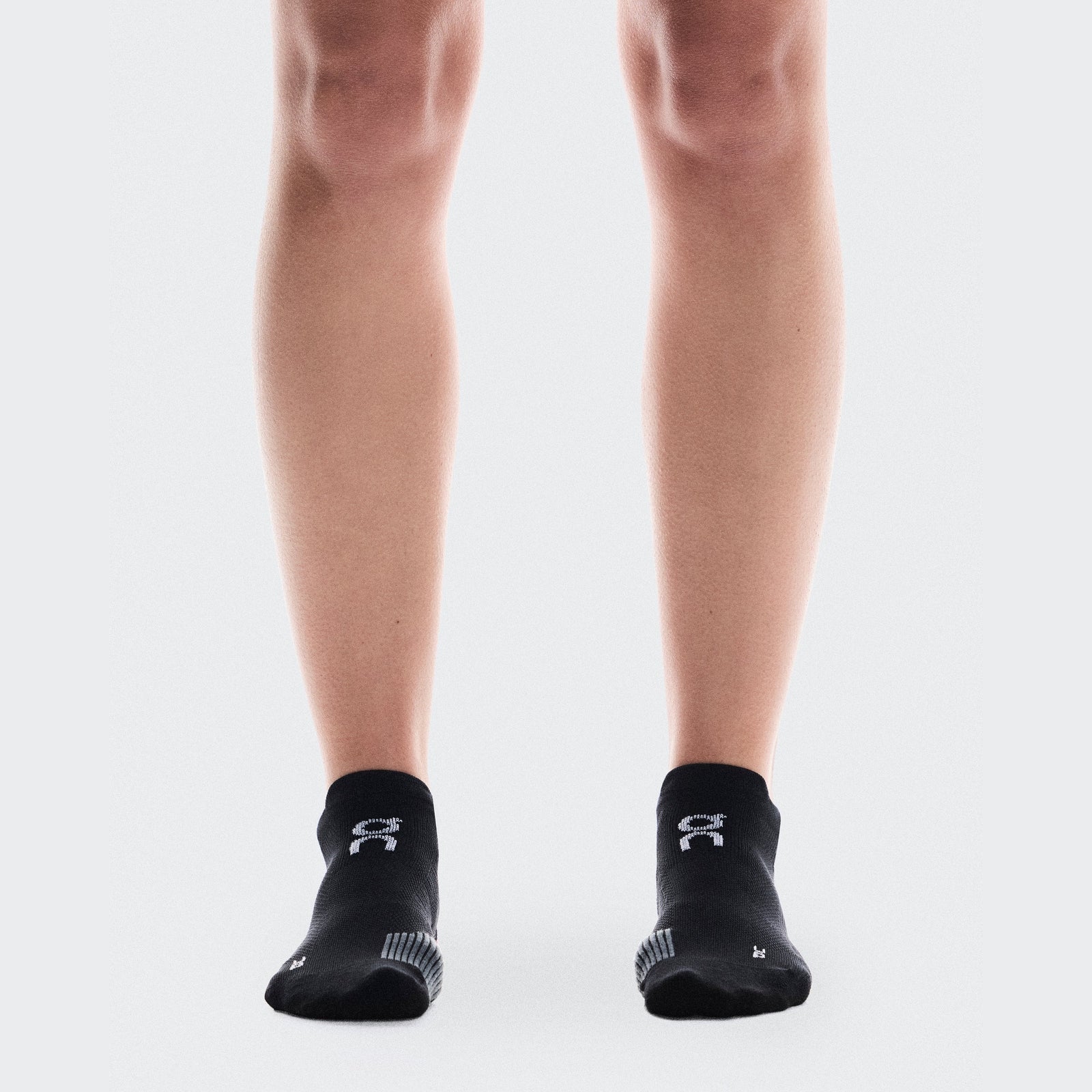 ON Performance Run Low Sock Unisex GEAR - Socks BLACK/ECLIPSE
