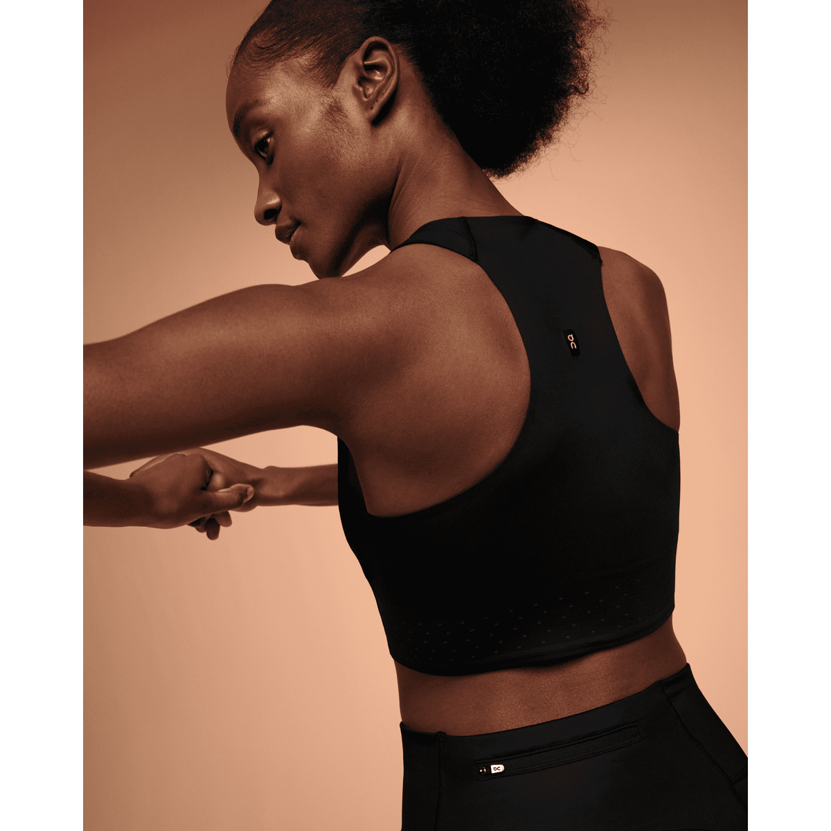ON Race Crop Womens APPAREL - Womens Crops