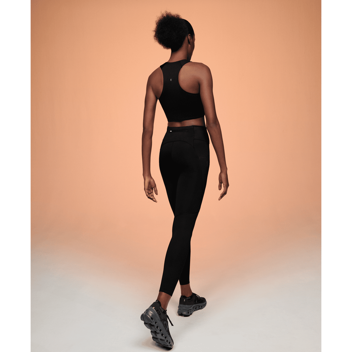 ON Race Crop Womens APPAREL - Womens Crops