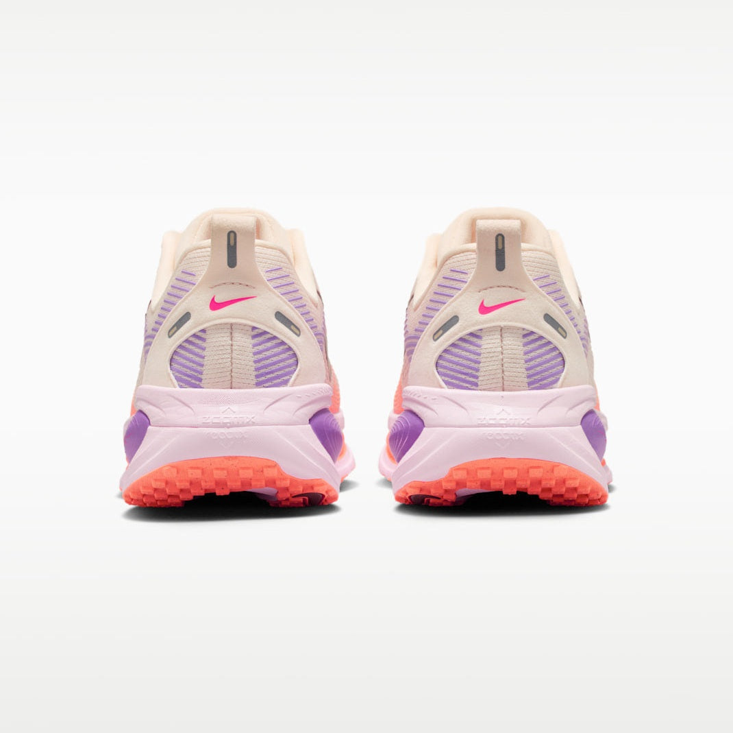 NIKE Vomero 18 Womens