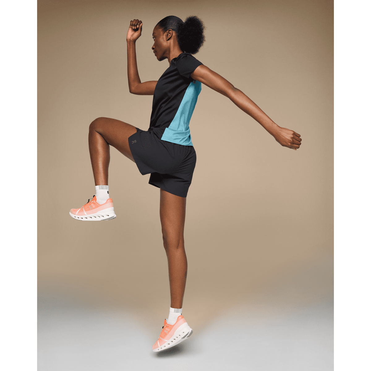 ON Performance Tee Womens APPAREL - Womens T-Shirts