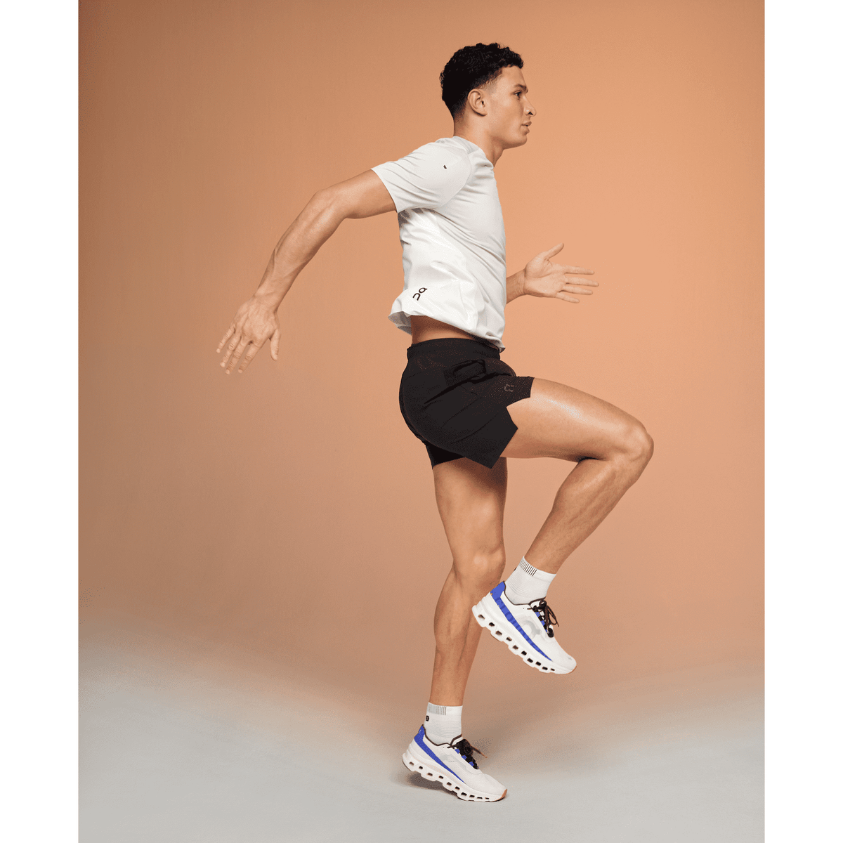 ON Essential Shorts Mens APPAREL - Mens Shorts