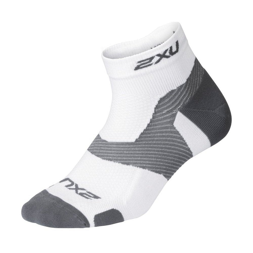 2XU Vectr Light Cushion 1/4 Crew Socks GEAR - Socks WHITE/GREY