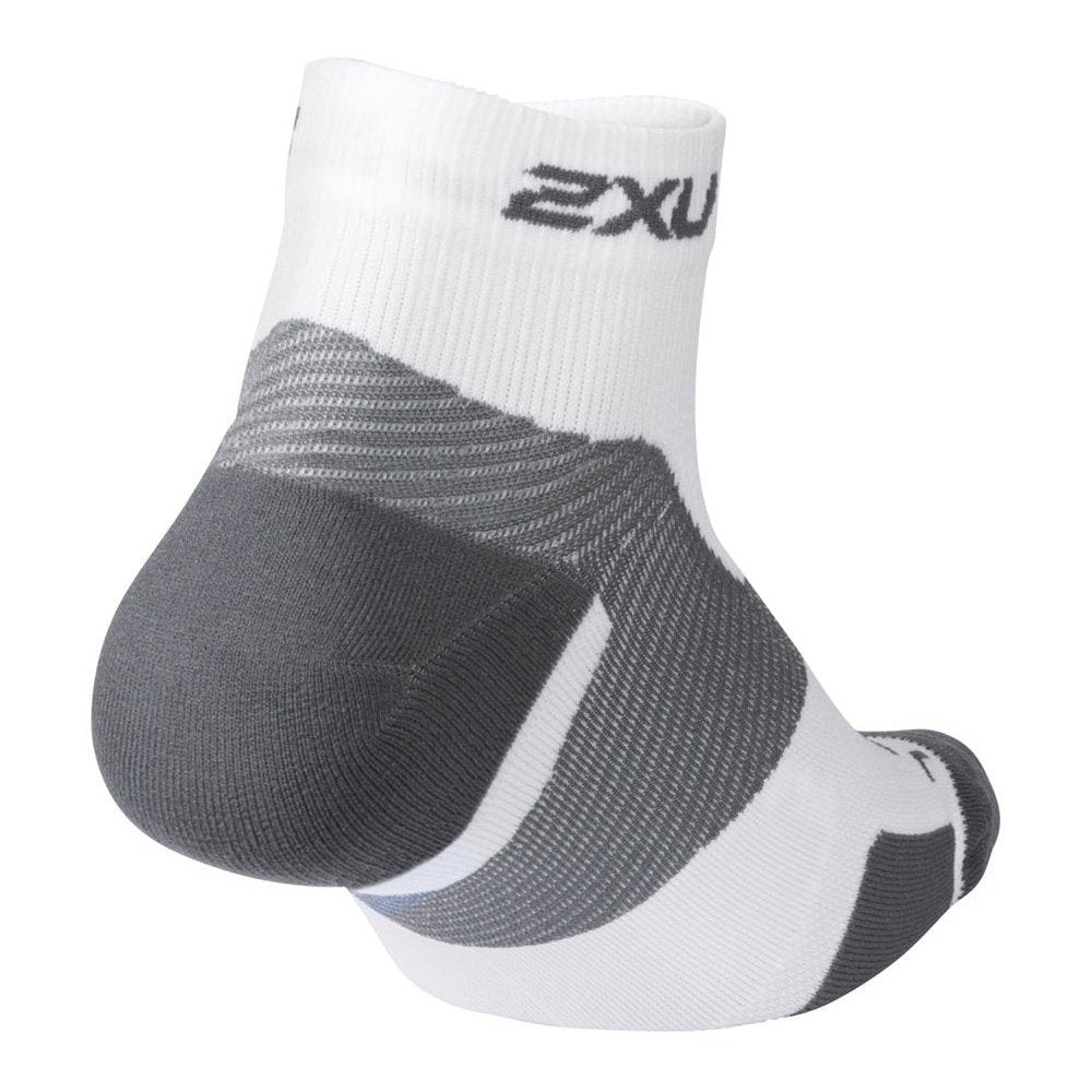 2XU Vectr Light Cushion 1/4 Crew Socks GEAR - Socks WHITE/GREY