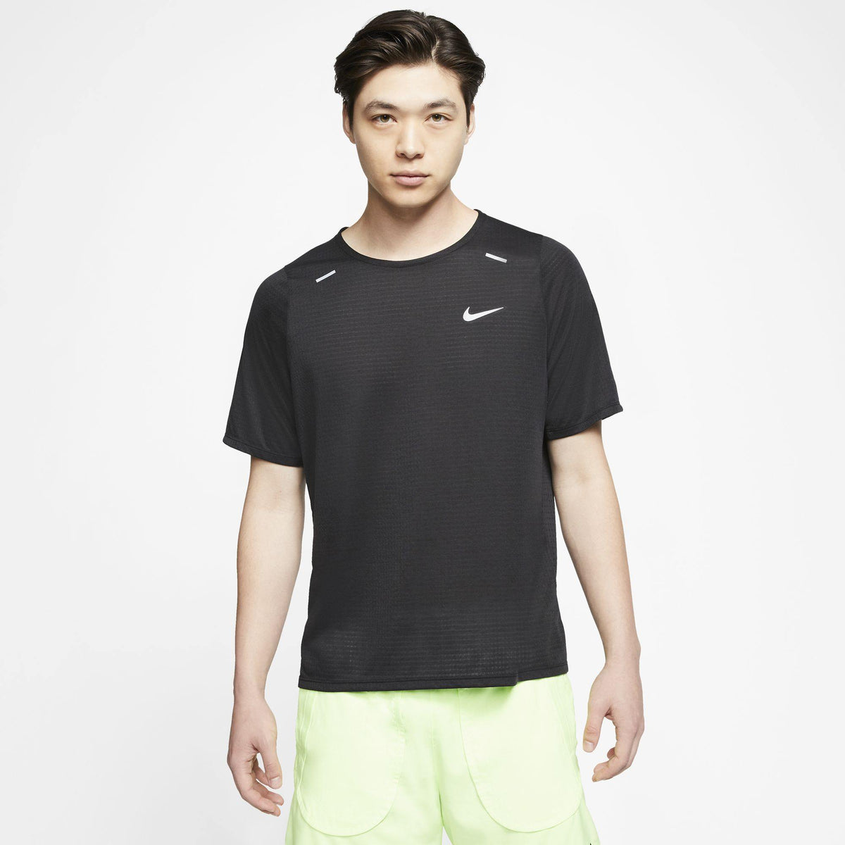 NIKE Rise 365 Tee Mens APPAREL - Mens T-Shirts BLACK/REFLECTIVE SILVER
