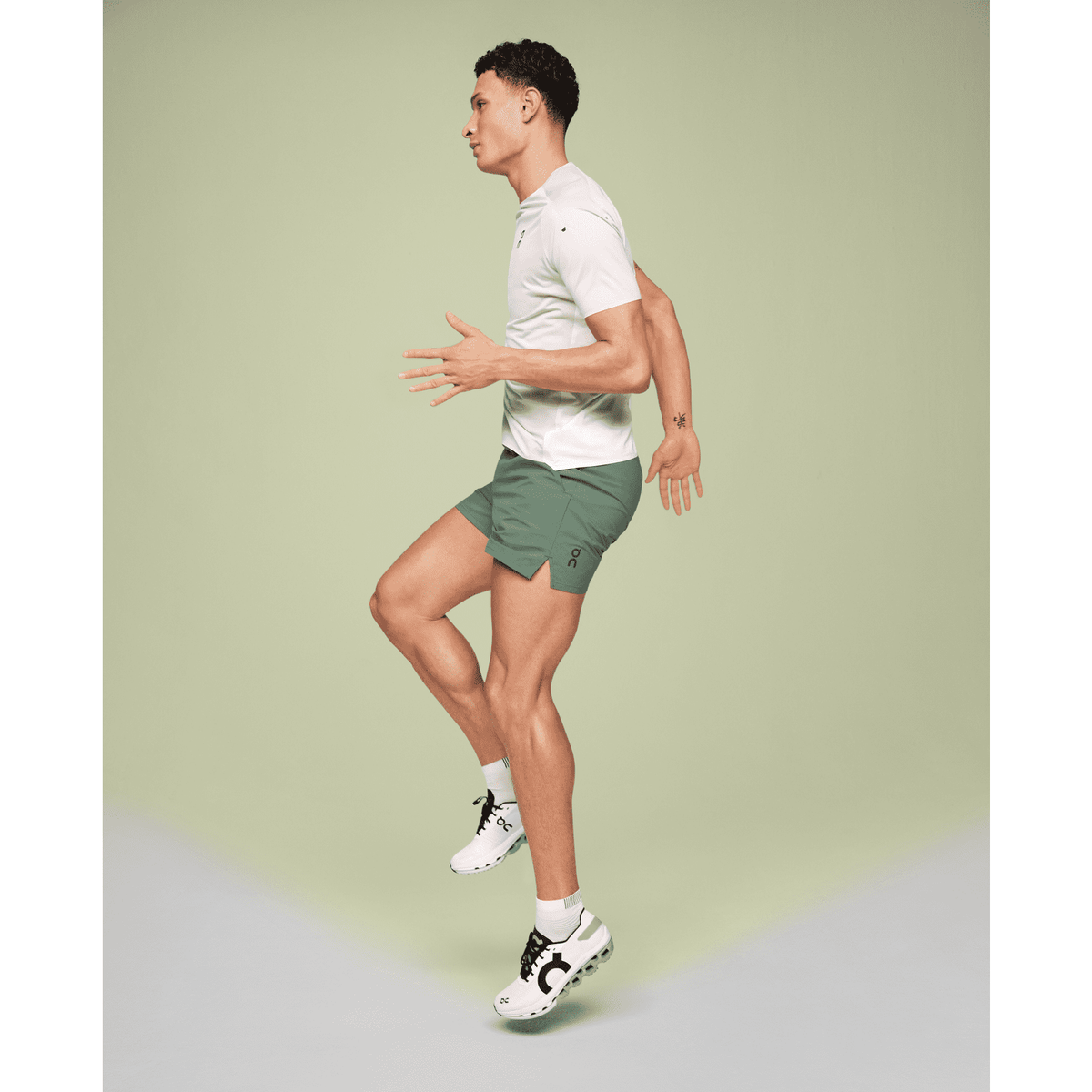 ON Essential Shorts Mens APPAREL - Mens Shorts