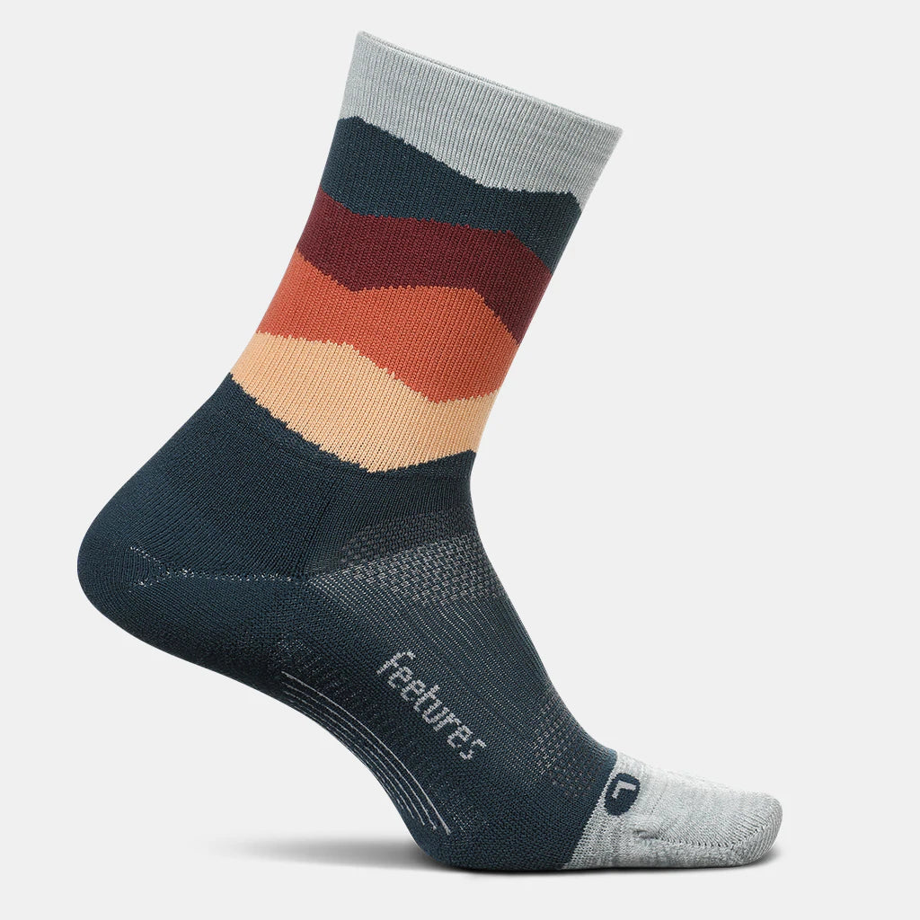 FEETURES Elite Light Cushion Mini Crew GEAR - Socks SUNSET WAVES